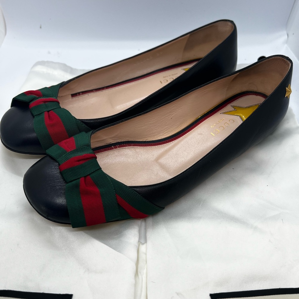 Gucci Women's Black Leather Flats with Bow - Picture 5 of 6